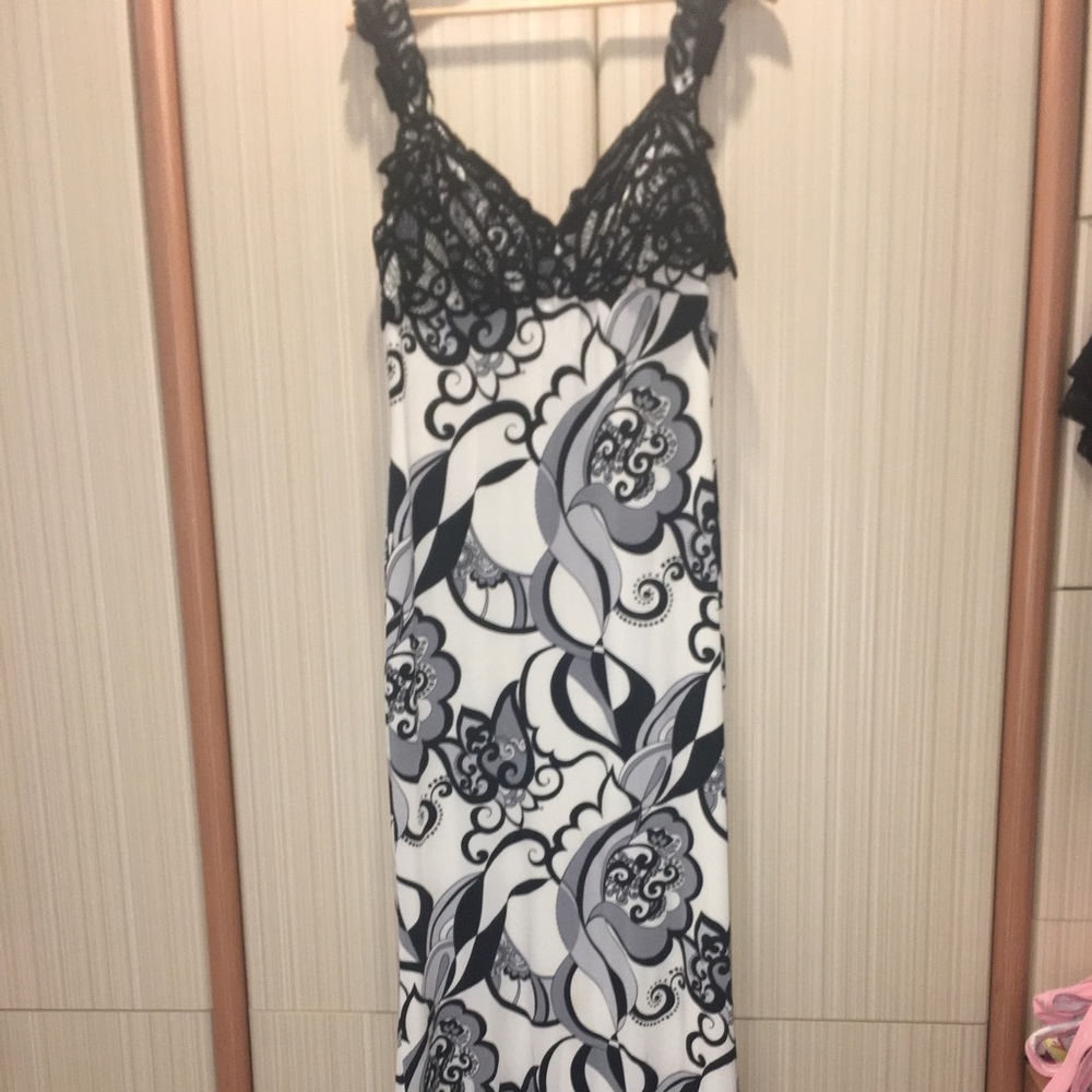 patterned maxi dress